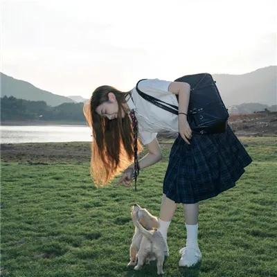 皎皎月色落孤星